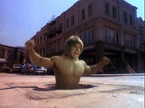 Lou Ferrigno in the episode "Nine Hours" from The Incredible Hulk (1980) starring Ingraffia as Slick Monte.